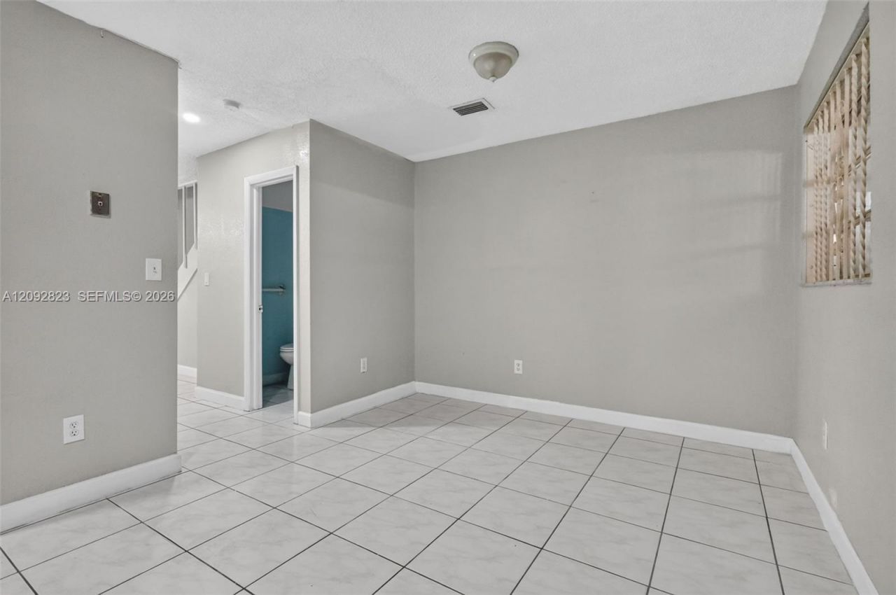 275 W 68th St, Unit 106, Hialeah, FL 33014 Photo