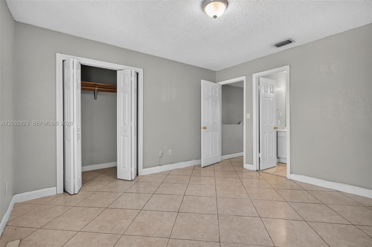 275 W 68th St, Unit 106, Hialeah, FL 33014 Photo