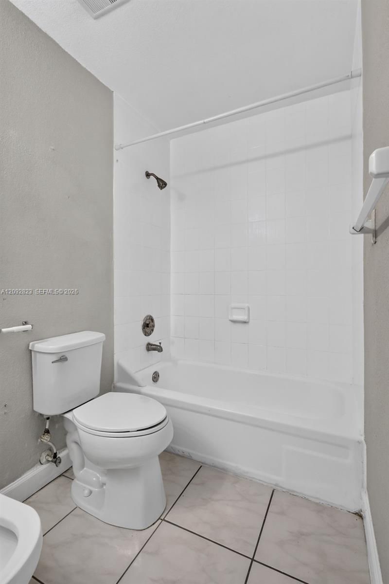 275 W 68th St, Unit 106, Hialeah, FL 33014 Photo