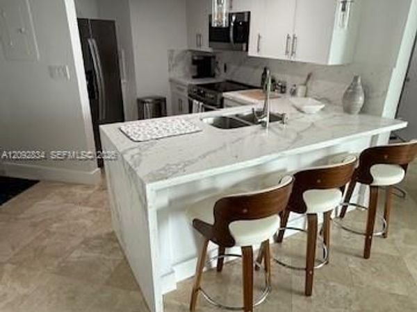 5880 Collins Ave , Unit 1104, Miami Beach, FL 33140
