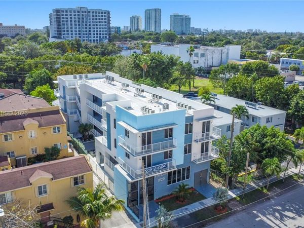 1620 NW 18th St , Miami, FL 33125