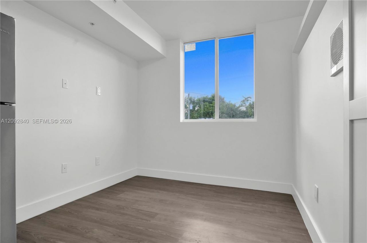 1620 NW 18th St, Miami, FL 33125 Photo