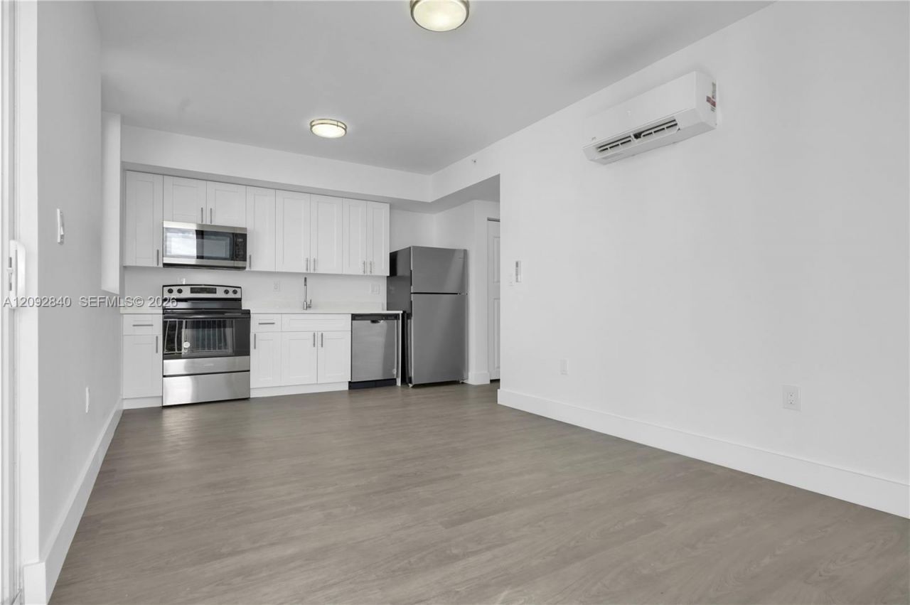 1620 NW 18th St, Miami, FL 33125 Photo