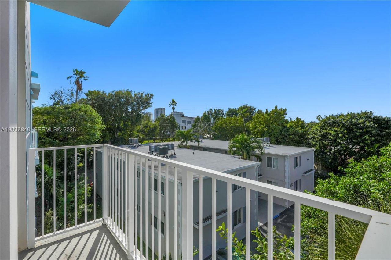 1620 NW 18th St, Miami, FL 33125 Photo
