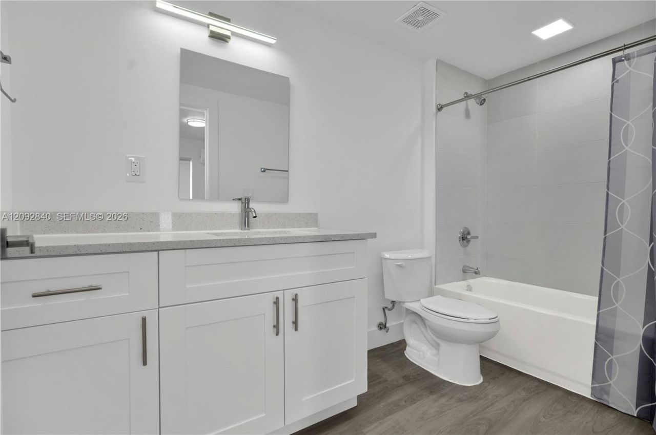 1620 NW 18th St, Miami, FL 33125 Photo