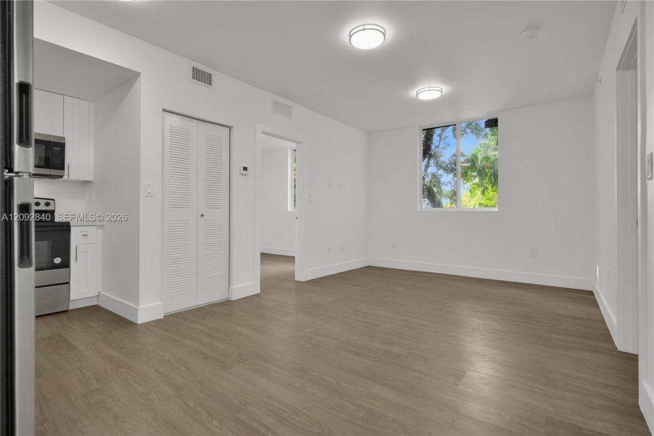 1620 NW 18th St, Miami, FL 33125 Photo