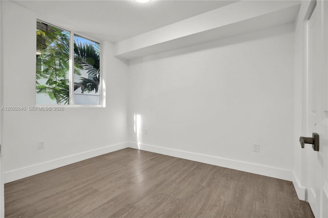 1620 NW 18th St, Miami, FL 33125 Photo