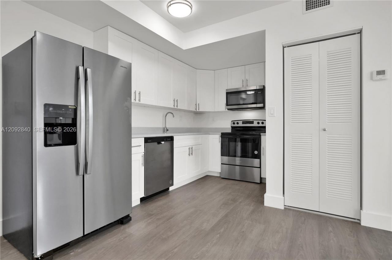1620 NW 18th St, Miami, FL 33125 Photo