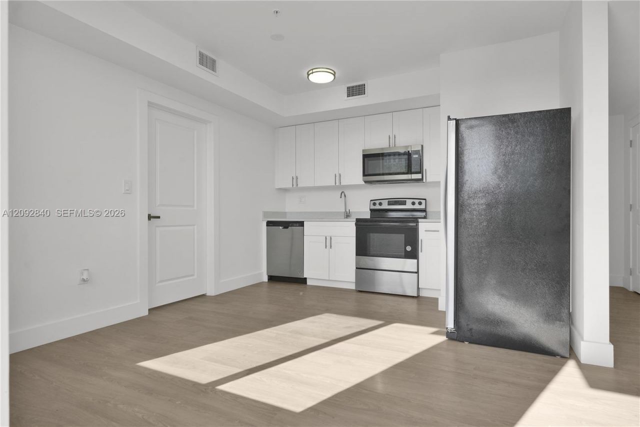 1620 NW 18th St, Miami, FL 33125 Photo