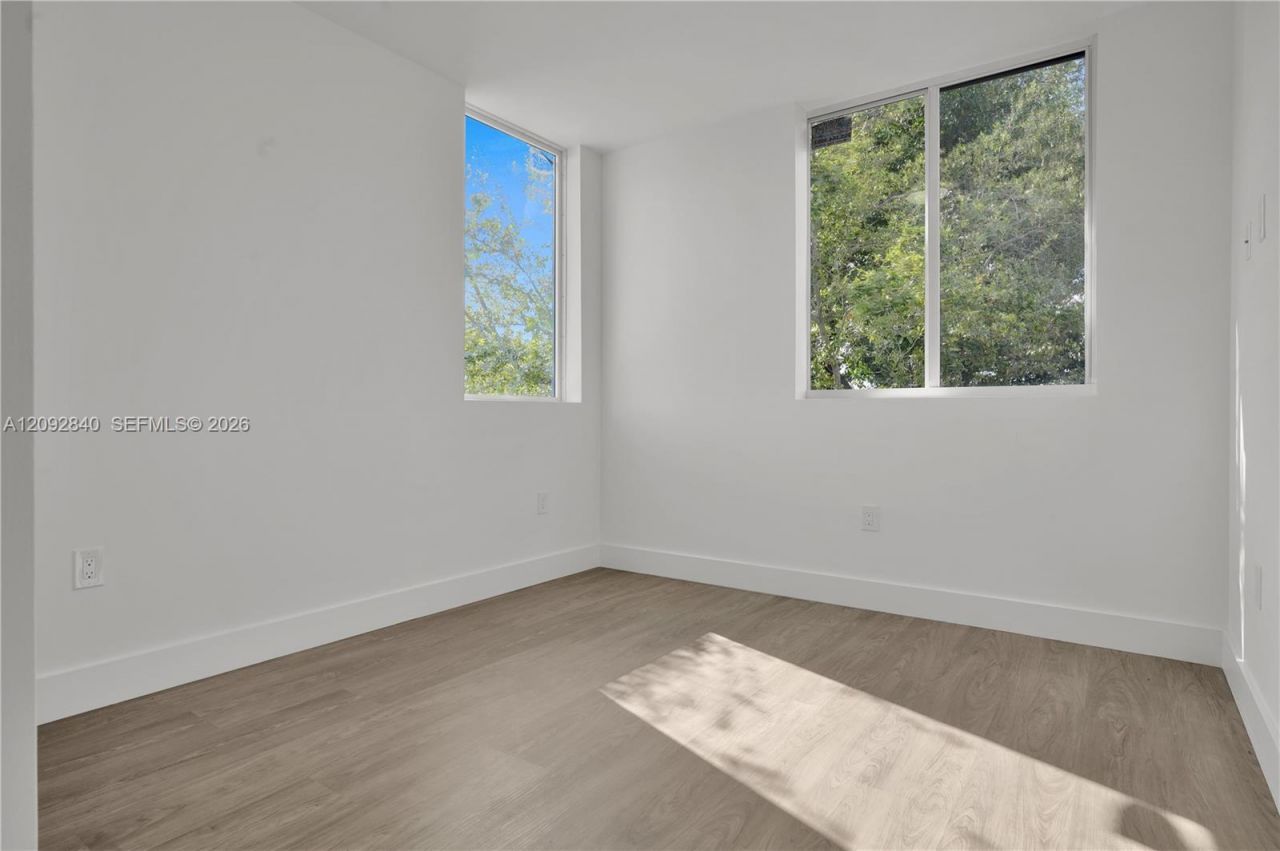 1620 NW 18th St, Miami, FL 33125 Photo