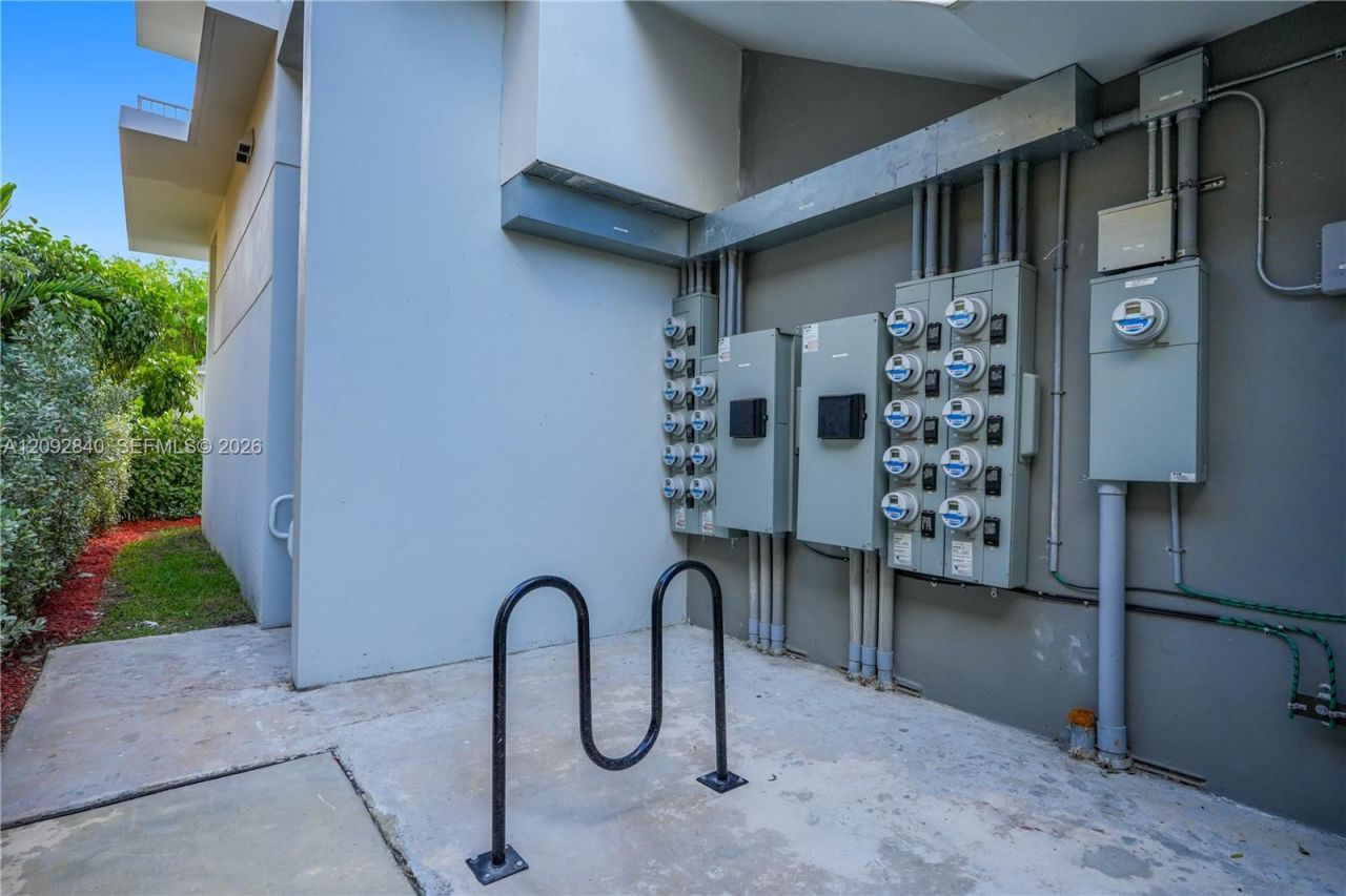 1620 NW 18th St, Miami, FL 33125 Photo