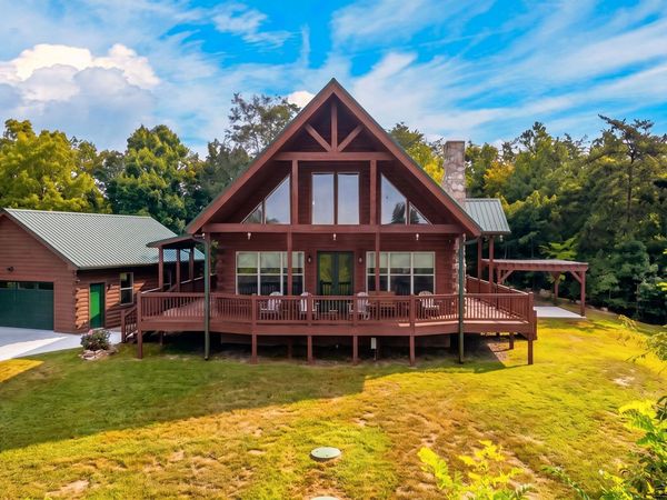 1728 Stone Bridge Drive, Dandridge, TN 37725