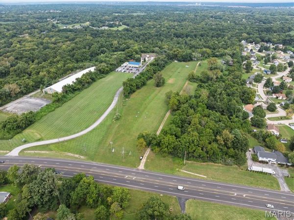 5185 N Highway 67 , Hazelwood, MO 63034