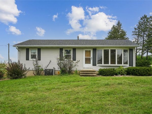 4906 Longview Dr SW , Fairfax, IA 52228