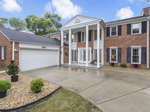 1802 S Fernandez Avenue, Arlington Heights, IL 60005
