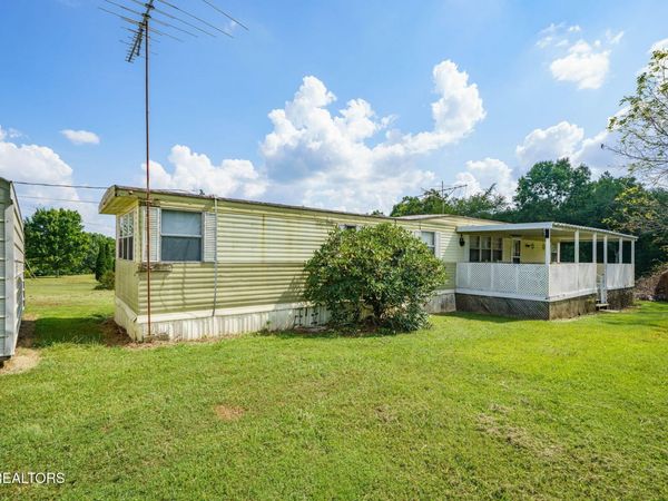 1055 Rector Rd , Crossville, TN 38571