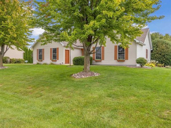 N6519 CANTERBURY LANE, Fond Du Lac, WI 54937