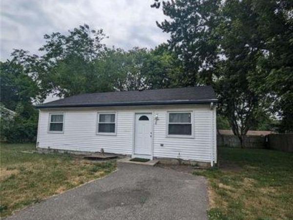 544 Meade Avenue , Bellport, NY 11713
