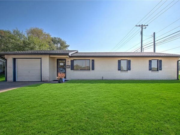 1311 SE C Street , Bentonville, AR 72712