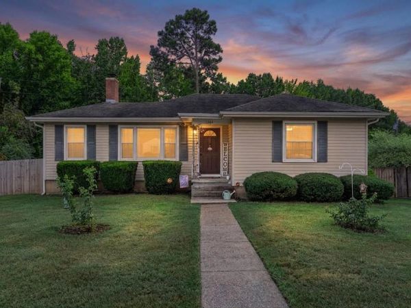 1384 James St, Florence, AL 35630