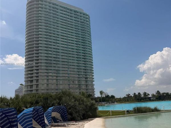 2411 Laguna Circle , Unit 1603, North Miami, FL 33181