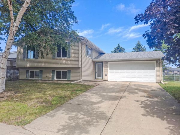 1304 17th Street SW, Faribault, MN 55021
