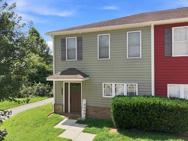 1066 Commonwealth Circle, Forest, VA 24551