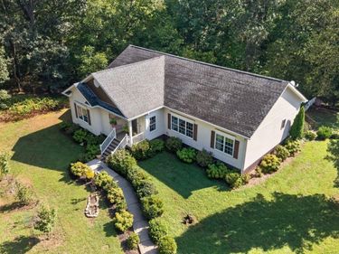 1030 Hunters Hollow Road, Goode, VA 24556