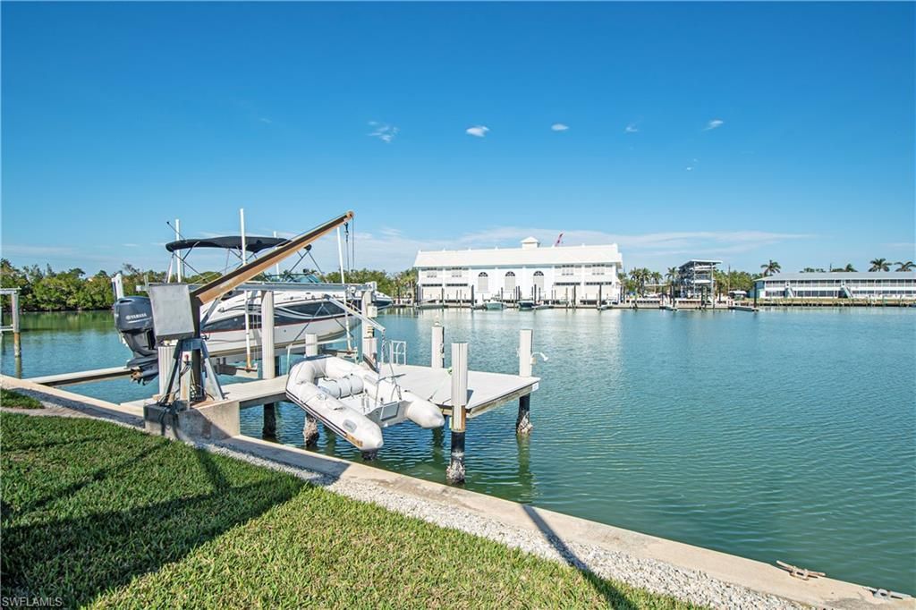 125 Pago Pago Dr E, Naples, FL 34113 Photo