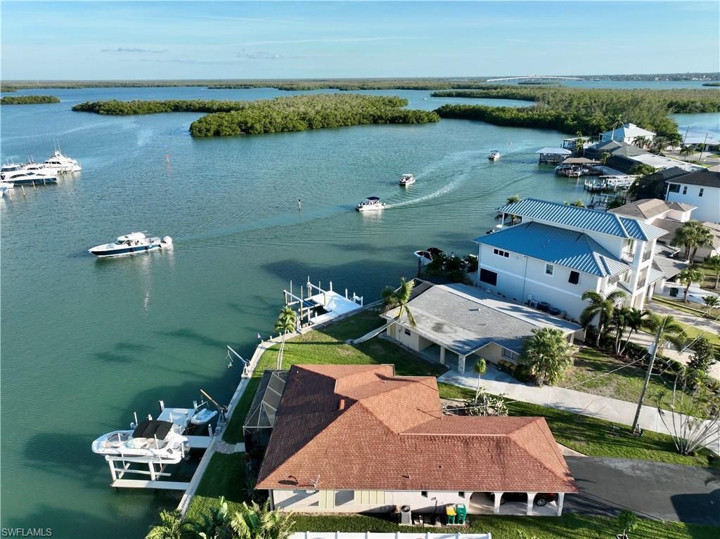 125 Pago Pago Dr E, Naples, FL 34113 Photo
