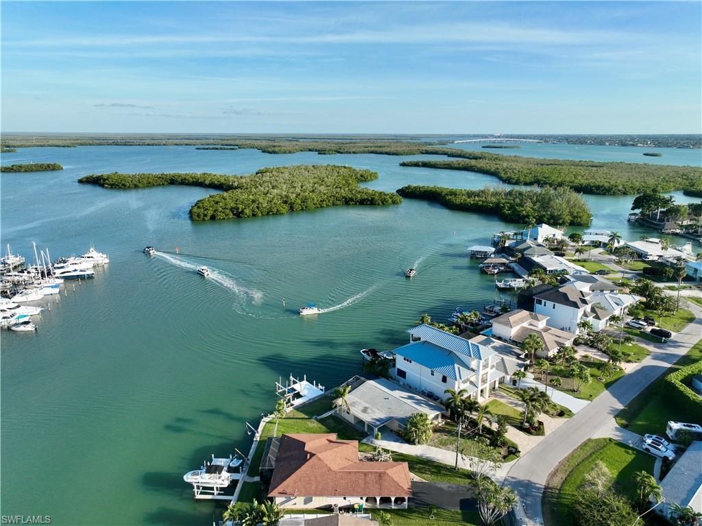 125 Pago Pago Dr E, Naples, FL 34113 Photo