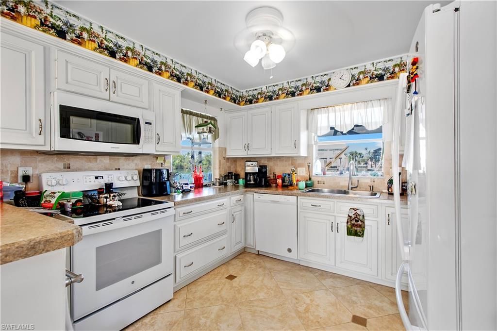 125 Pago Pago Dr E, Naples, FL 34113 Photo