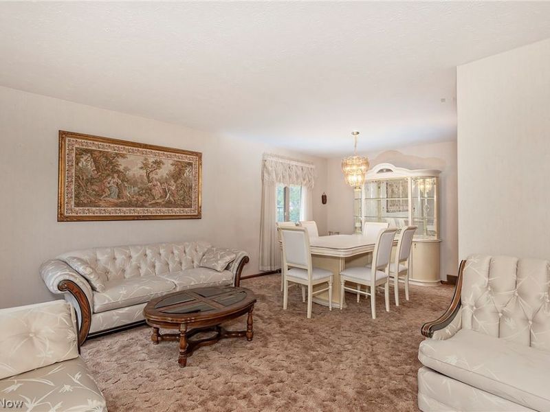 7681 Plumwood Lane, Seven Hills, OH 44131 Photo 11