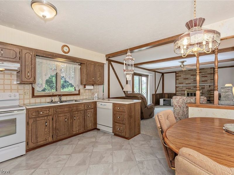 7681 Plumwood Lane, Seven Hills, OH 44131 Photo 15