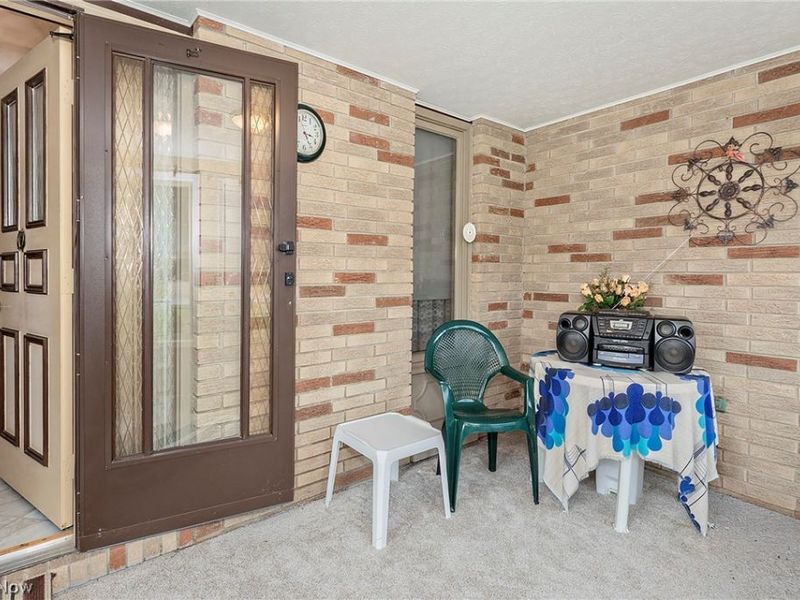 7681 Plumwood Lane, Seven Hills, OH 44131 Photo 7