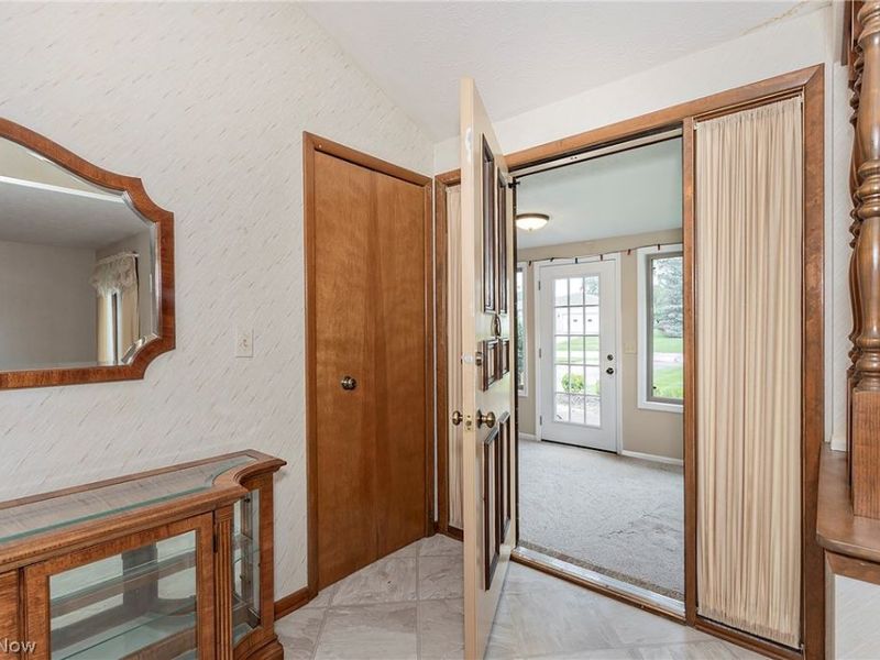 7681 Plumwood Lane, Seven Hills, OH 44131 Photo 8