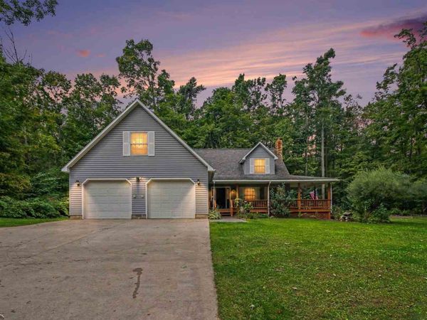 1850 Abbey Road, Petoskey, MI 49770