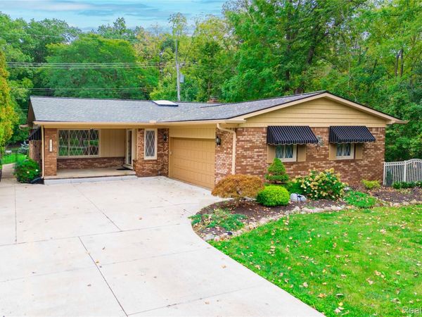 25645 Meridian Road , Grosse Ile Township, Mi 48138