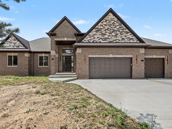68503 Lake Angela Pointe, Richmond, Mi 48062
