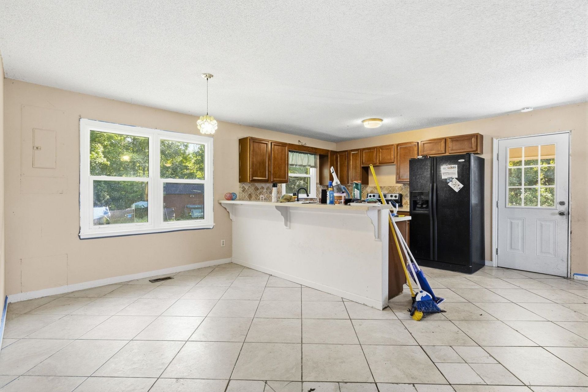 976 Tomahawk St. Photo 40
