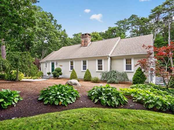 4 Wolf Hill Road, East Sandwich, MA 02537
