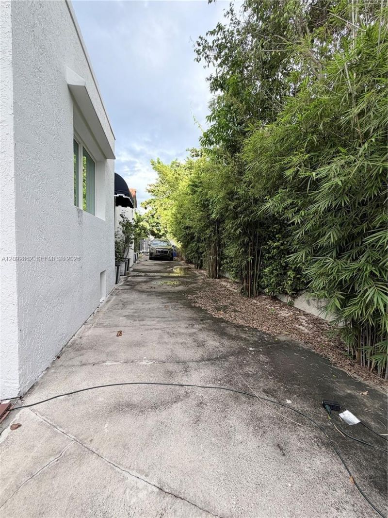 360 SW 20th Rd , Miami, FL 33129 Photo