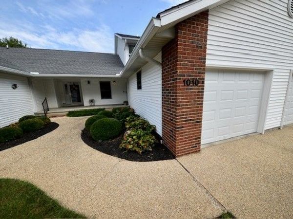 1010 Mulligan Drive, Unit 1010, Mt Vernon, IL 62864