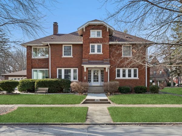 2311 12th Street , Moline, IL 61265