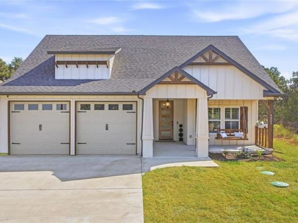 4825 Wichita Street , Granbury, TX 76048