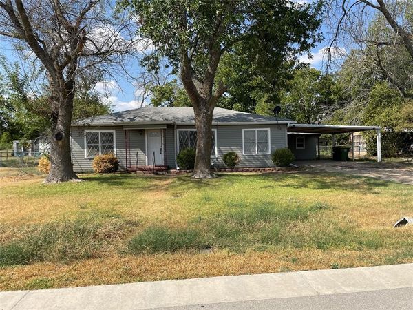 219 Playdium Drive , West, TX 76691
