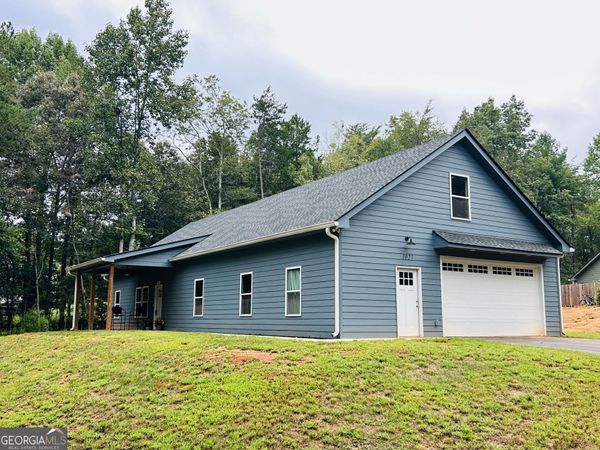 1027 Roberts Rd, Demorest, GA 30535