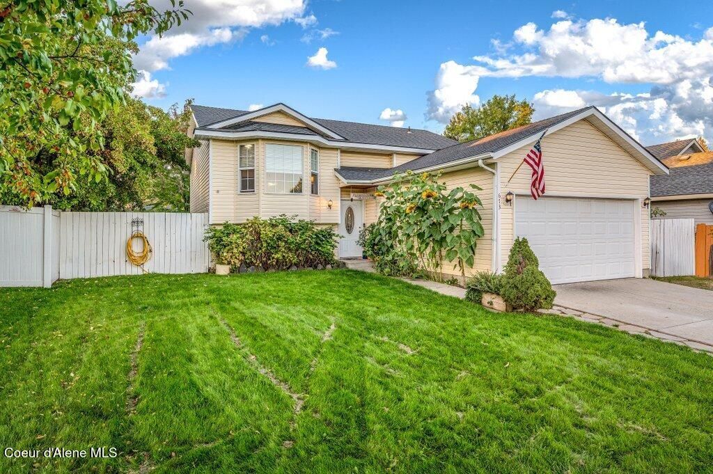 673 W Combine WAY  primary photo