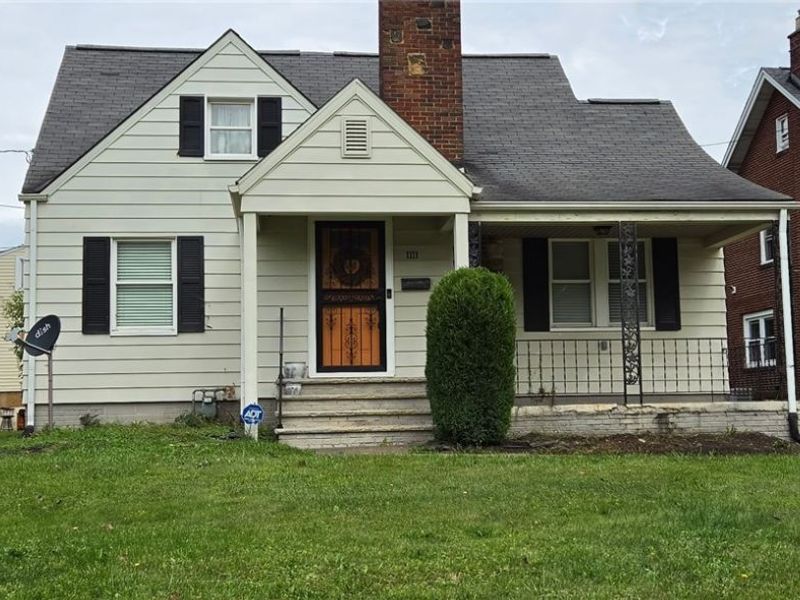 1111 Colonial Boulevard NE, Canton, OH 44714 Photo 1