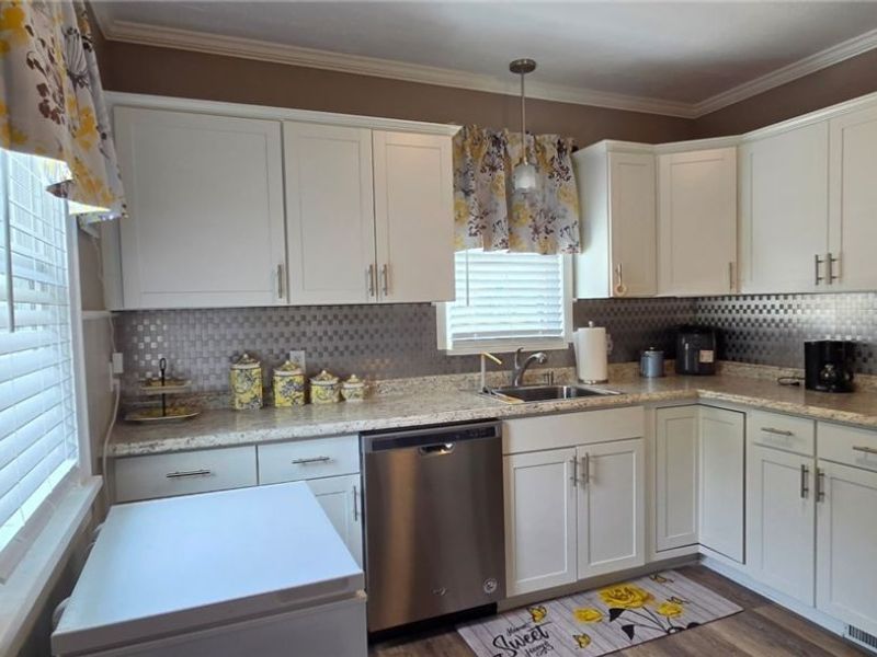 1111 Colonial Boulevard NE, Canton, OH 44714 Photo 23